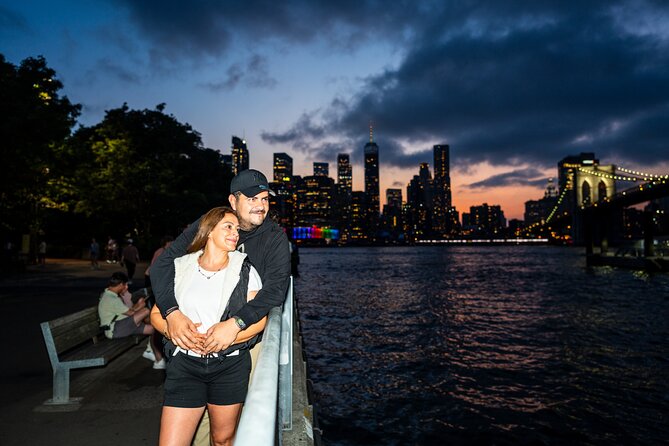 3 Hour Luxury Bus Tour of NYC Night Highlights - Crossing to Brooklyn for the best photo stop
