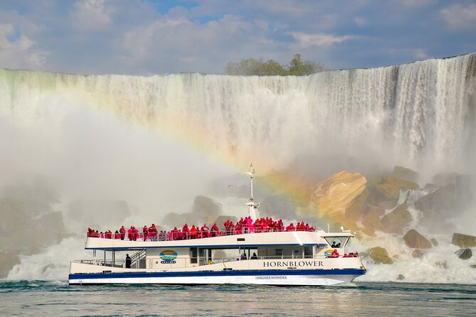 5-Day Niagara Falls, Toronto, Montreal and Quebec City from NYC - Day one: Watkins Glen, Finger Lake, and Niagara after dark