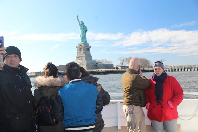 60 Minute Statue of Liberty Sightseeing tour-New York Harbor - Pier 36 and the East Side departure