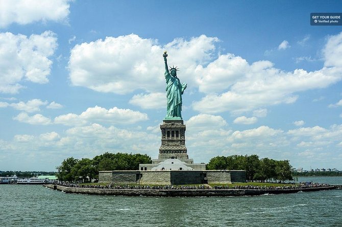 60 Minute Statue of Liberty Sightseeing tour-New York Harbor - Brooklyn Bridge and South Street Seaport