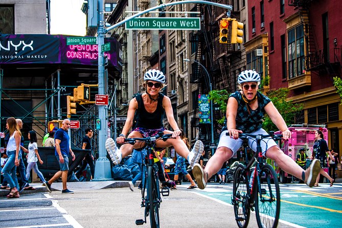 A Day in Manhattan Bike Tour - Major arts venues and the famous fountain