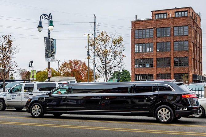 Airport luxury arrival ride by SUV, Sedan, Minibus or Limousine - Luggage, child seats, and practical limits