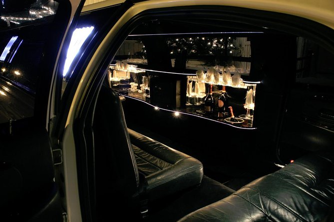 Airport Luxury departure ride from NYC Hotels by Limousine or SUV - How the service compares with a shared shuttle
