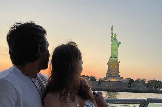 Best Private Luxury Daytime Boat Tour in New York City - 1 Hour - Captain commentary and photo help
