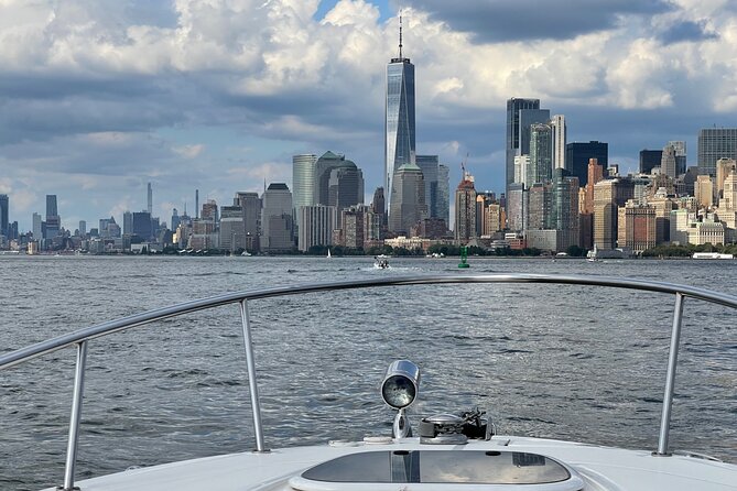 Best Private Luxury Daytime Boat Tour in New York City - 1 Hour - Is $350 worth it for two people?