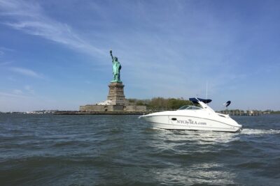 Best Private Luxury Daytime Boat Tour in New York City – 2 Hour