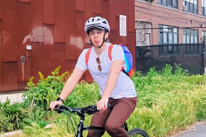 Bike Brooklyn NYC Like a Local by Original NYC - The food stop and Russ & Daughters option