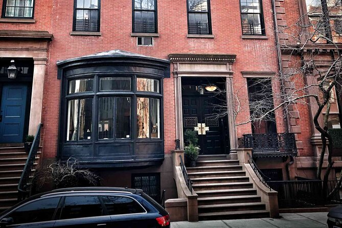 Boho Greenwich Village: A Self-Guided Audio Tour - Hangman’s Elm and the Darker Stories