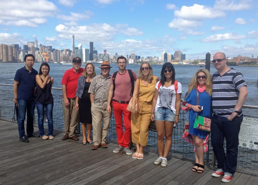 Brooklyn: 2-Hour Best of Brooklyn Walking Tour -Williamsburg - Reading the neighborhood through warehouses and small businesses