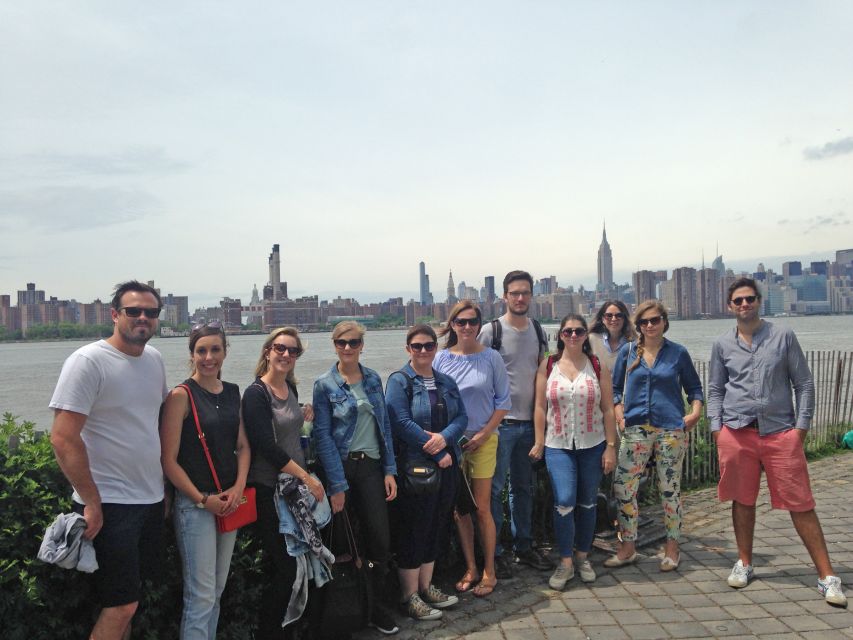 Brooklyn: 2-Hour Best of Brooklyn Walking Tour -Williamsburg - Seeing Manhattan from the Williamsburg waterfront