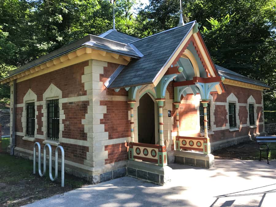 Brooklyn: 2-Hour Prospect Park Guided Walking Tour - Turtles, dogs, and the living park