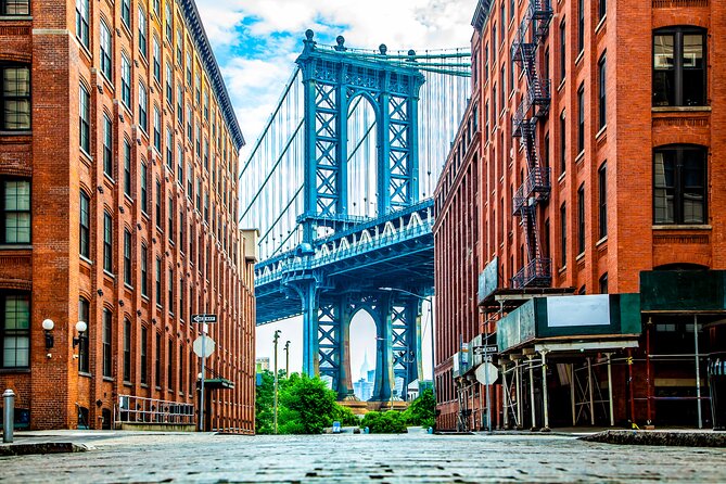 Brooklyn Bridge and DUMBO District Guided Walking Tour - Guides, group size, and the feel of the walk