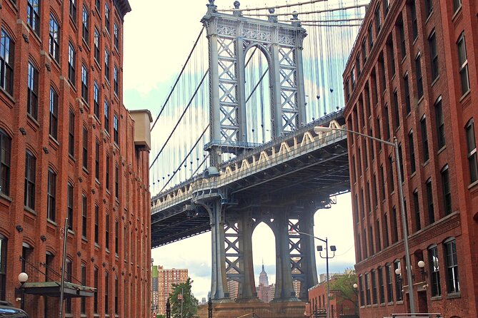 Brooklyn Bridge & DUMBO Food Tour: Local Eats & Landmarks - What makes the guides important