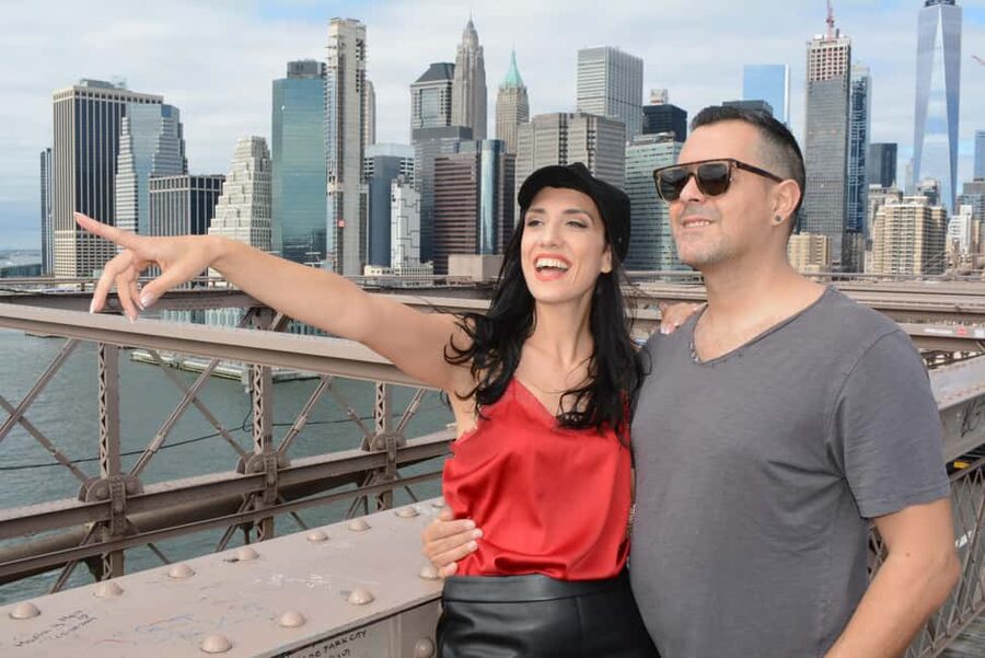 Brooklyn Bridge & Neighborhoods – 2-Hour Photo Shoot Tour - A short subway lesson between Manhattan and Brooklyn
