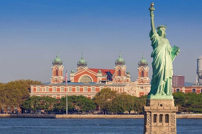 Brooklyn Bridge, Statue of Liberty and Manhattan Tour - Entering Lower Manhattan through Chinatown and Little Italy
