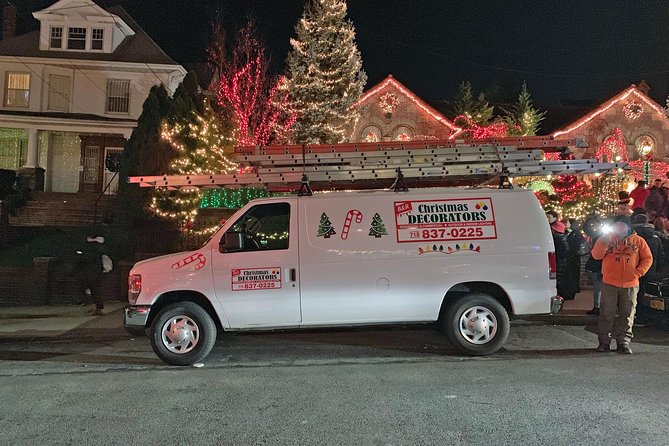 Brooklyn Christmas Lights Walking Tour at Dyker Heights - Seeing Dyker Heights house by house