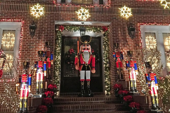 Brooklyn Christmas Lights Walking Tour at Dyker Heights - Who should book this walk?