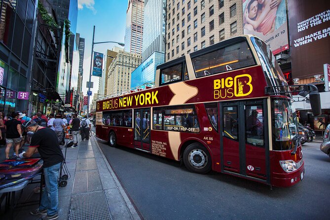 Brooklyn & DUMBO: Open-top Bus Tour and Guided Walking Tour - Guides and the human side of the tour