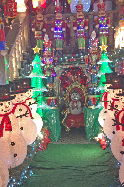 Brooklyn: Dyker Heights Christmas Walking Tour - Why Dyker Heights is worth the trip from Manhattan