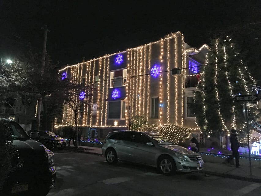 Brooklyn: Dyker Heights Christmas Walking Tour - Cold weather, crowds, and the pace of the evening