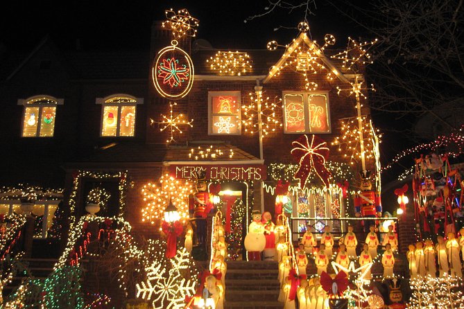 Brooklyn Dyker Heights Christmas Wonderland Bus Tour - The Midtown pickup needs careful attention