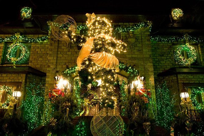 Brooklyn Dyker Heights Christmas Wonderland Bus Tour - Brooklyn brings the local setting