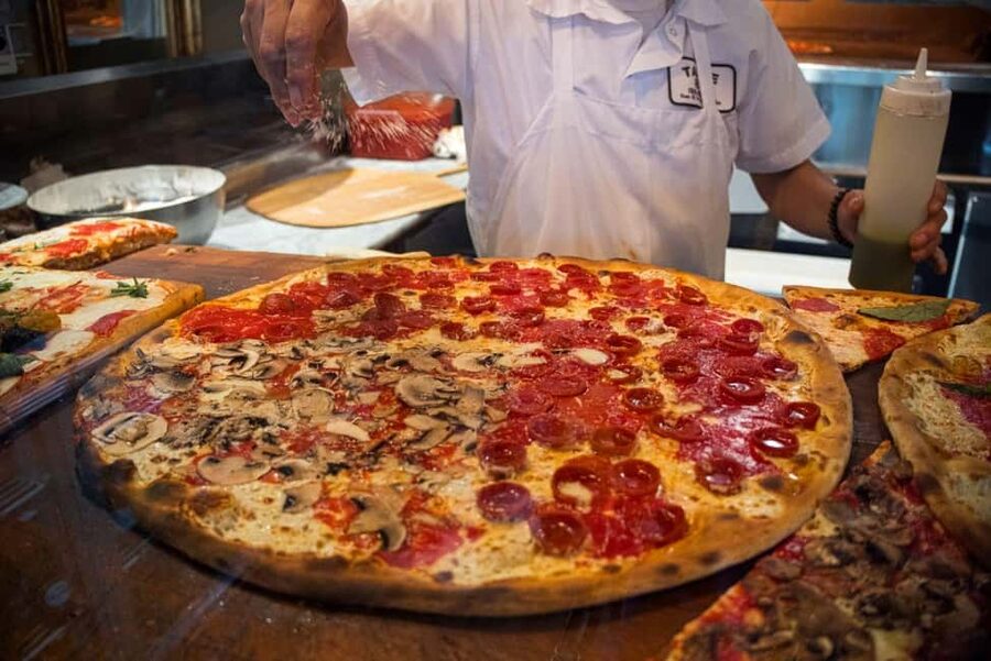 Brooklyn Food Tour of Mom-and-Pop Culinary Gems - Smith Street: a first taste of local life