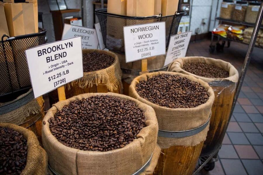 Brooklyn Food Tour of Mom-and-Pop Culinary Gems - Guides, group size, and the human side