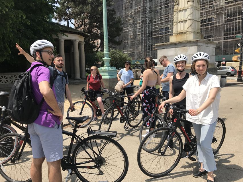 Brooklyn: Half-Day Cycling Tour - Grand Army Plaza leads into Prospect Park