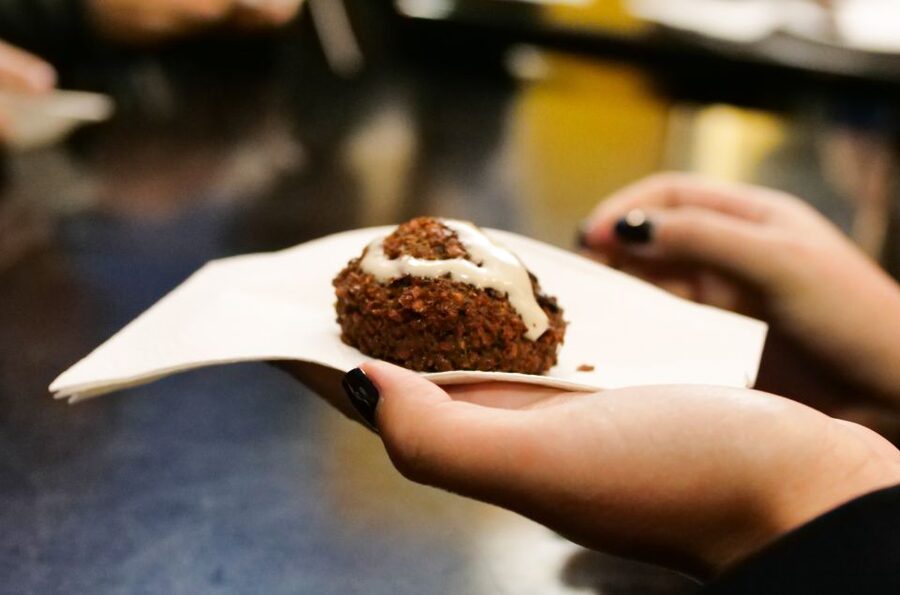 Brooklyn Heights and Dumbo: Guided New York Food Tour - Starting with falafel in Brooklyn Heights