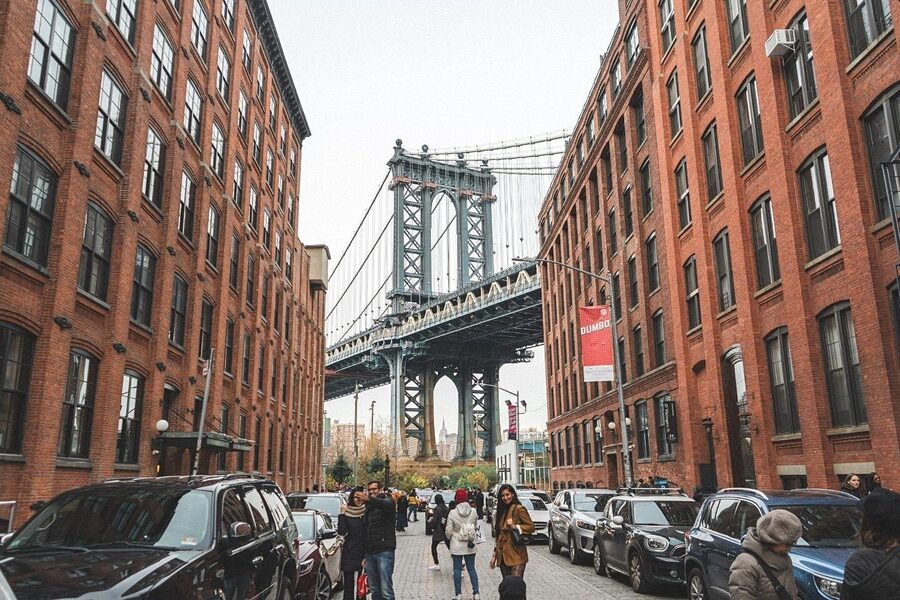 Brooklyn Heights, Dumbo and The Bridge - Walking the Brooklyn Bridge for about 45 minutes