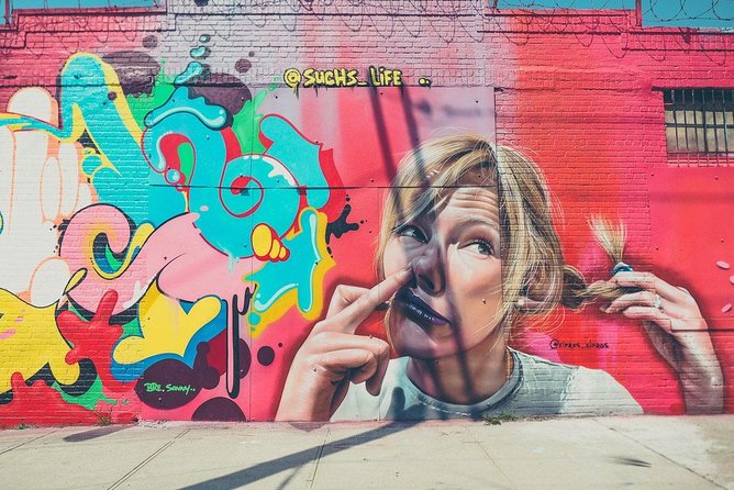 Brooklyn street art and hipster culture tour in French - The subway connection to Williamsburg