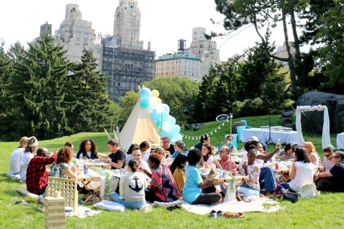 Central Park Luxury Picnic - Arriving at Cherry Hill in Central Park