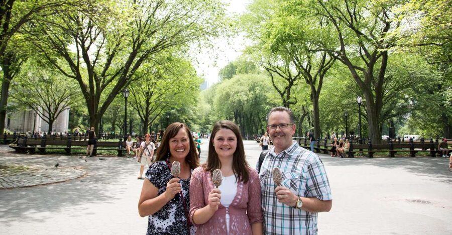Central Park TV & Movie Sites Walking Tour - NYC - Starting at 59th Street with a blue umbrella
