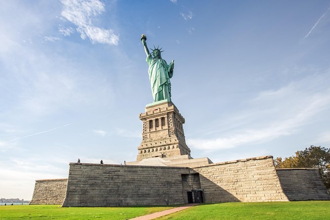 Choose Your Access Statue of Liberty and Ellis Island Small-Group Tour - Key points at a glance