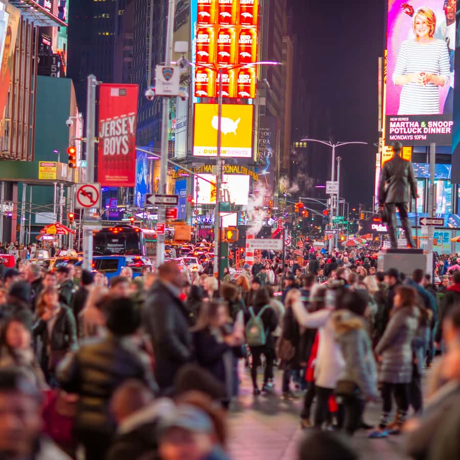Christmas in New York: Skip-the-Line Holiday Lights Tour - Radio City and the Theatre District