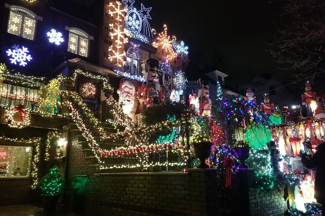 Christmas Lights Tour of Dyker Heights Brooklyn - What to bring and how to plan
