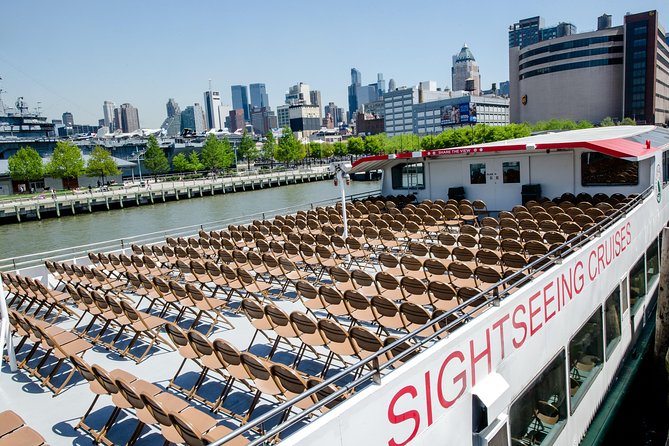 Circle Line: 2.5hr - Complete Manhattan Island Cruise - Food, drinks, and comfort on a 150-minute ride