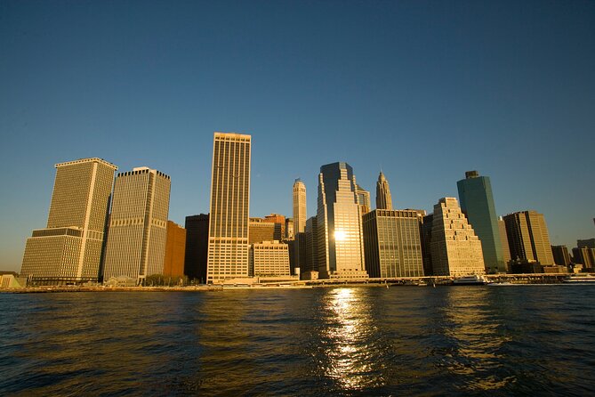Circle Line: 2hr - New York City Harbor Lights Cruise - Brooklyn Bridge and the return to Midtown