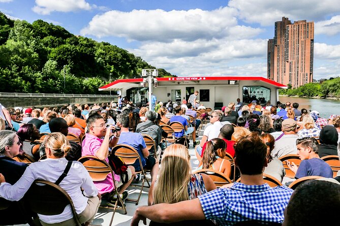 Circle Line: 8-hr Bear Mountain Oktoberfest Cruise - Live music gives the ride its character