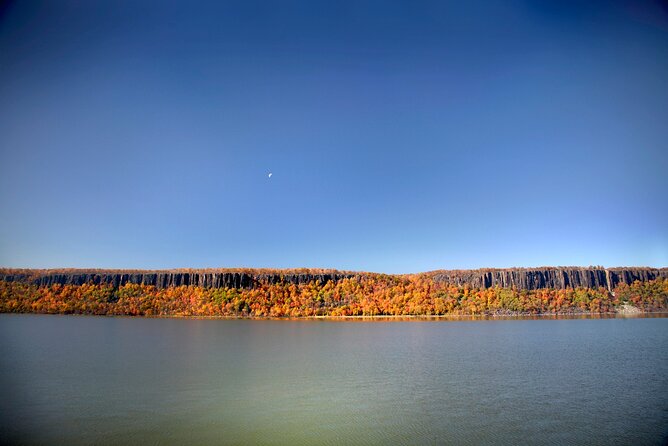 Circle Line: 8-hr Bear Mountain Oktoberfest Cruise - Two hours at Bear Mountain State Park