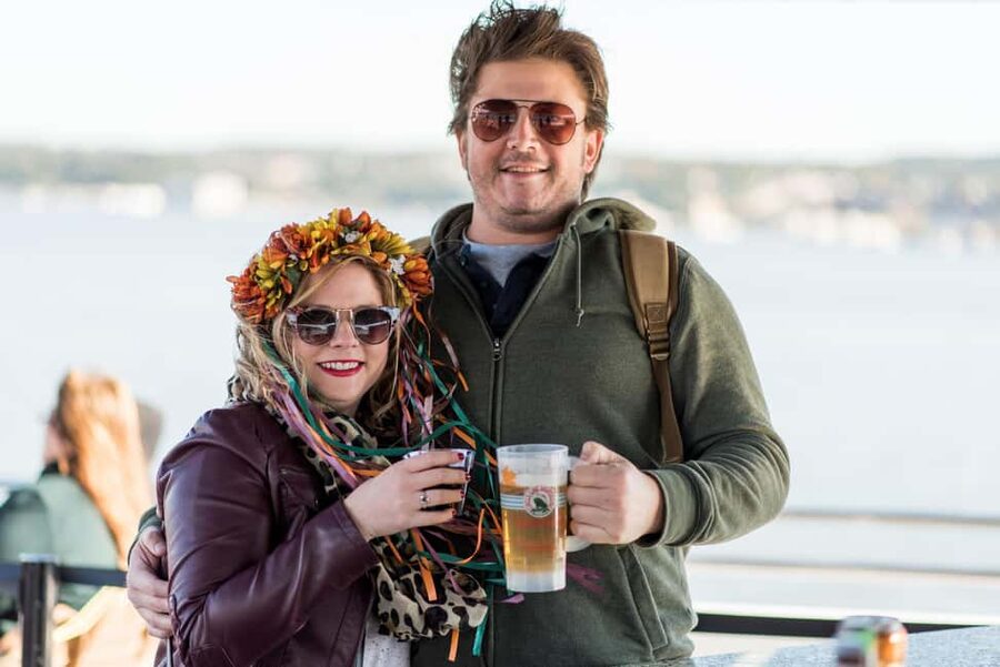 Circle Line: Bear Mountain Foliage & Oktoberfest Cruise NYC - Leaving Manhattan from Pier 83