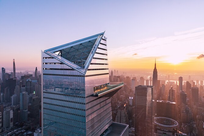 City Climb: The Ultimate Skyscraping Adventure at Edge - The lean is the moment you came for