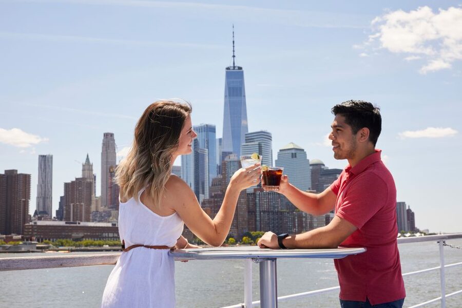 City Cruises New Jersey: NYC Buffet Lunch or Dinner Cruise - Boarding at Lincoln Harbor Marina