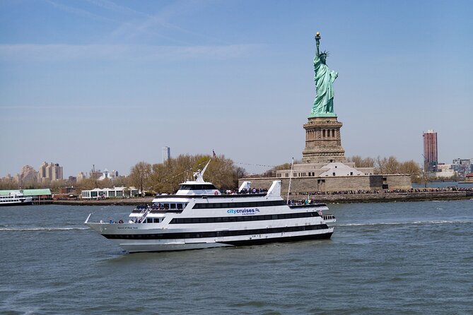 City Cruises New York Signature Lunch Cruise - Skyline views from the Hudson River