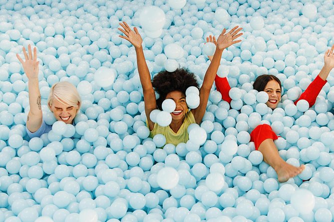 Color Factory NYC Ticket - The built-in cameras change the photo experience