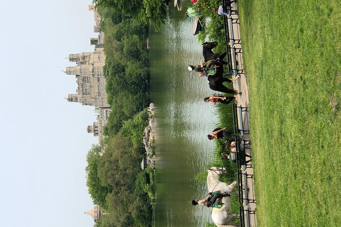 Deluxe Central Park Pedicab Tour - Alice in Wonderland and Conservatory Water