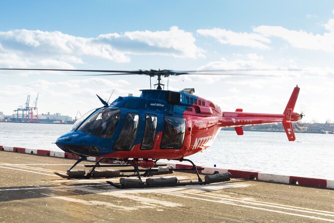 Deluxe Manhattan Helicopter Tour - What the helicopter experience is like inside