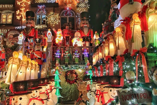 Dyker Heights - Brooklyn Christmas Houses Private Tour - Walking Dyker Heights for One Hour