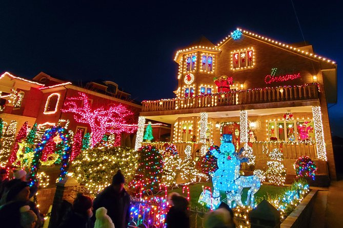 Dyker Heights Christmas Lights Guided Tour - The ride to Brooklyn with New York stories